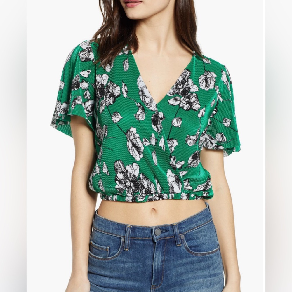 ASTR The Label Crinkle crop top